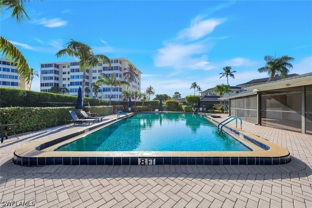 3400 Gulf Shore Boulevard N - Photo 3