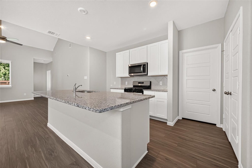 15610 Coneflower Hills Drive - Photo 8
