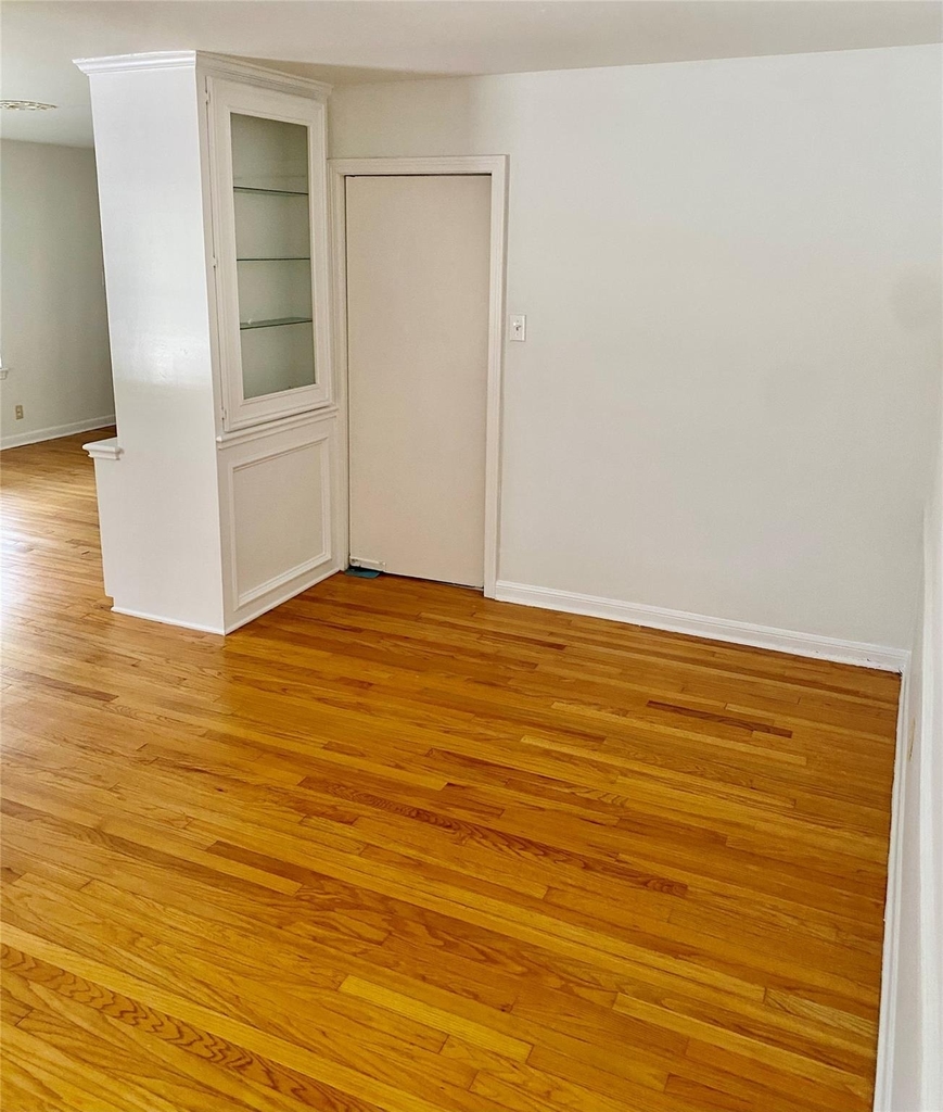 8318 Greenbush Street - Photo 2