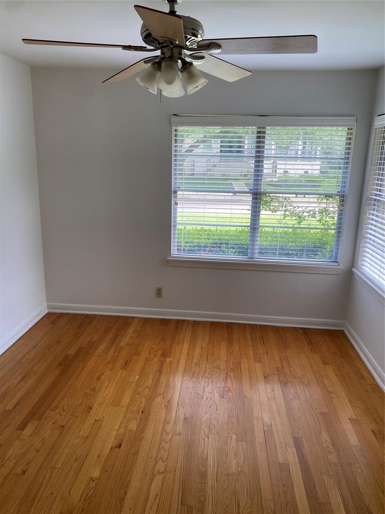 8318 Greenbush Street - Photo 9