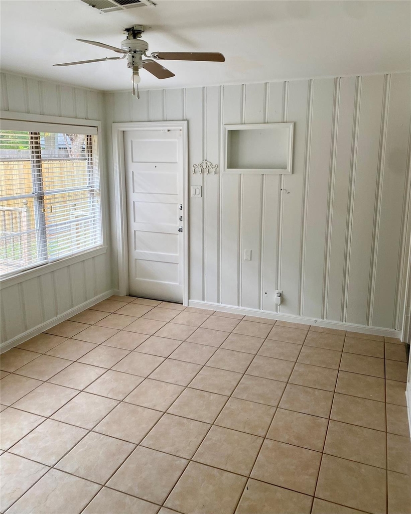 8318 Greenbush Street - Photo 4