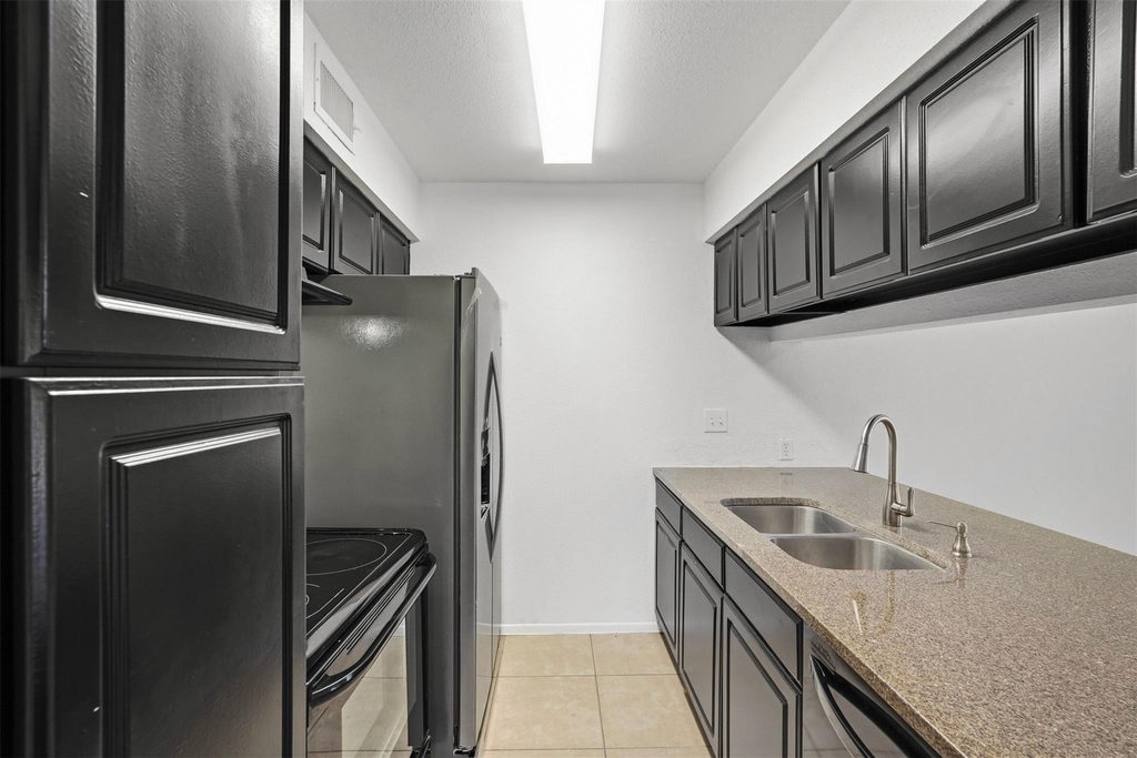 10501 South Drive - Photo 12