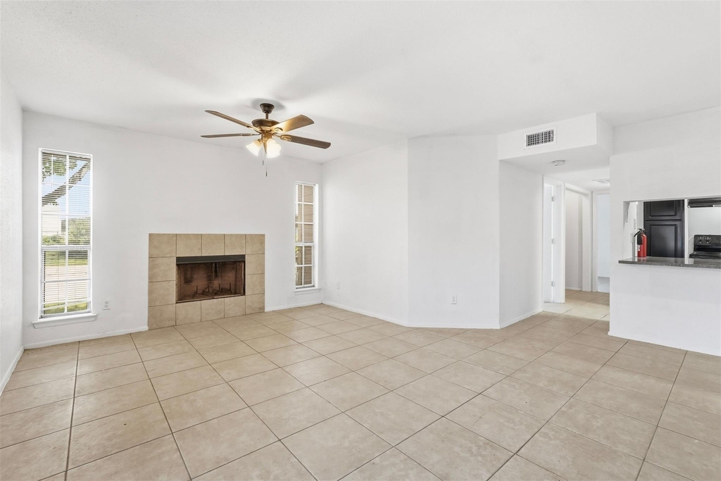 10501 South Drive - Photo 4