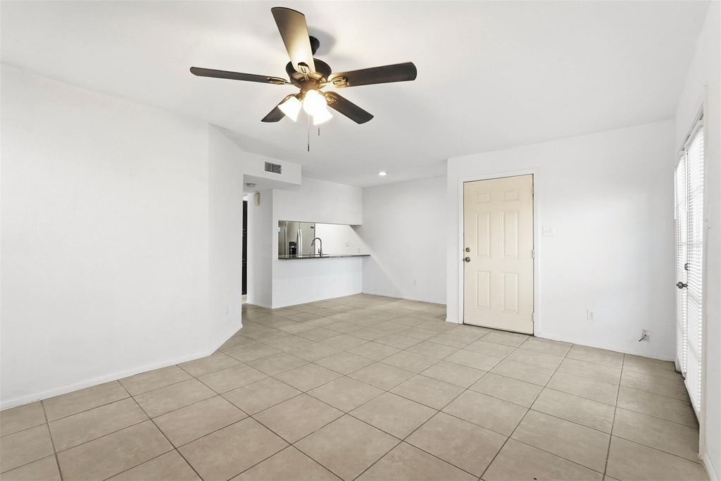 10501 South Drive - Photo 5