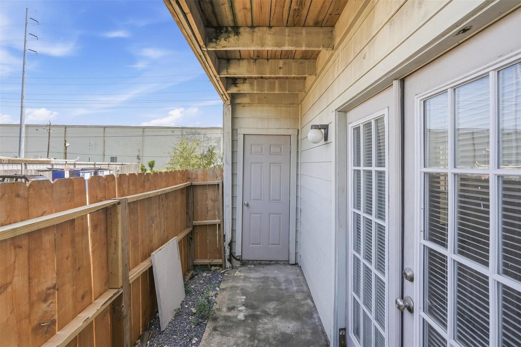 10501 South Drive - Photo 21