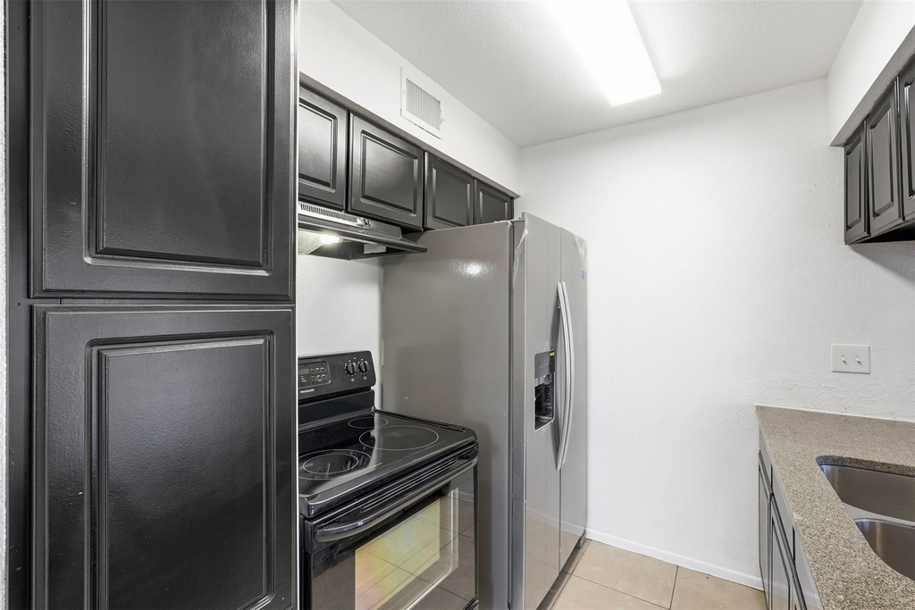 10501 South Drive - Photo 13