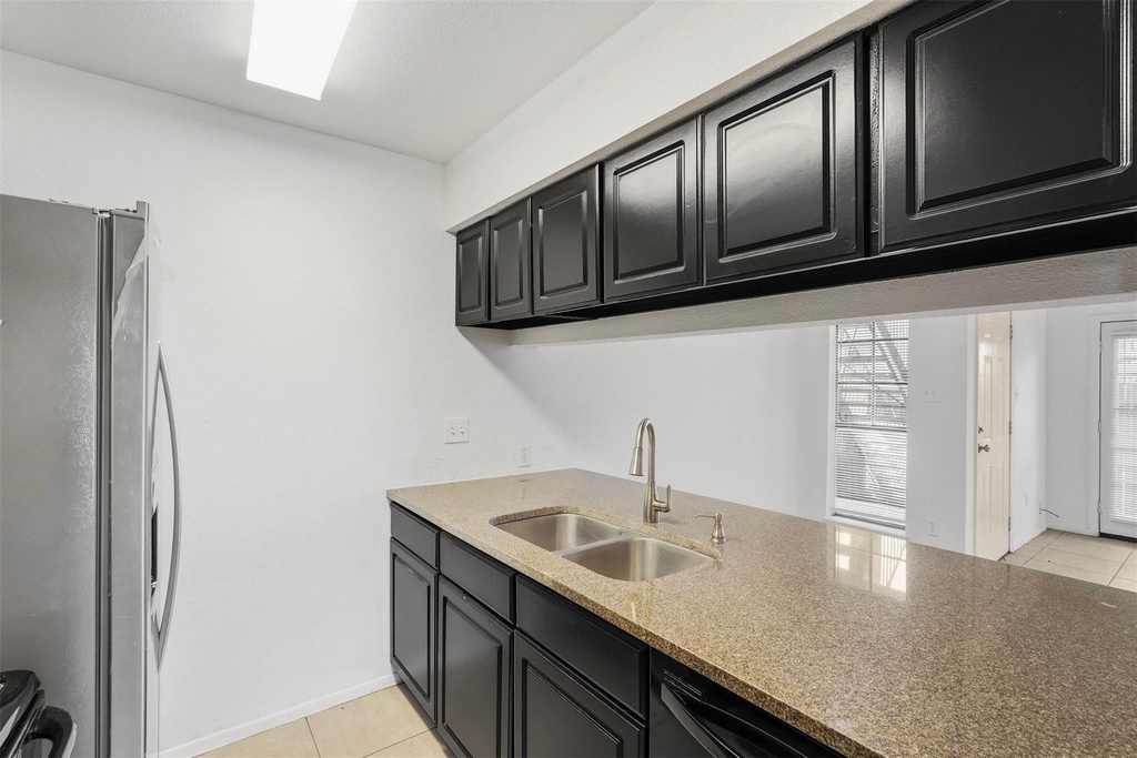 10501 South Drive - Photo 14