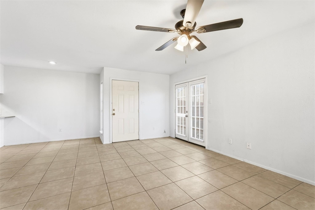 10501 South Drive - Photo 6