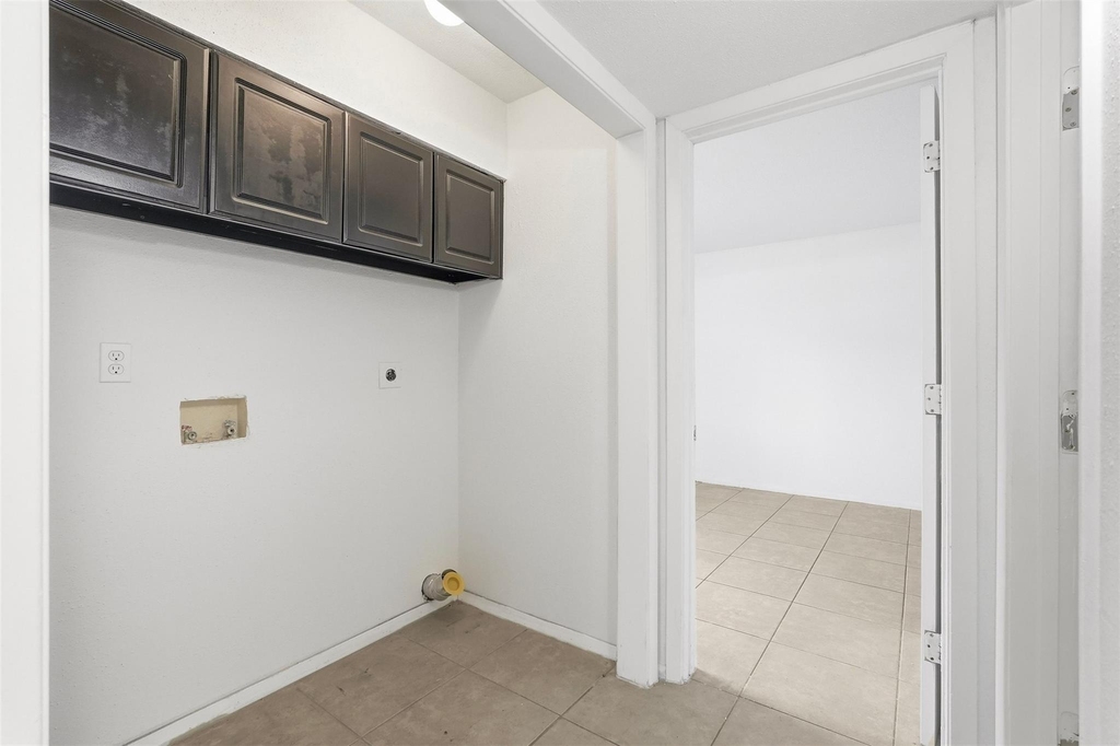 10501 South Drive - Photo 17