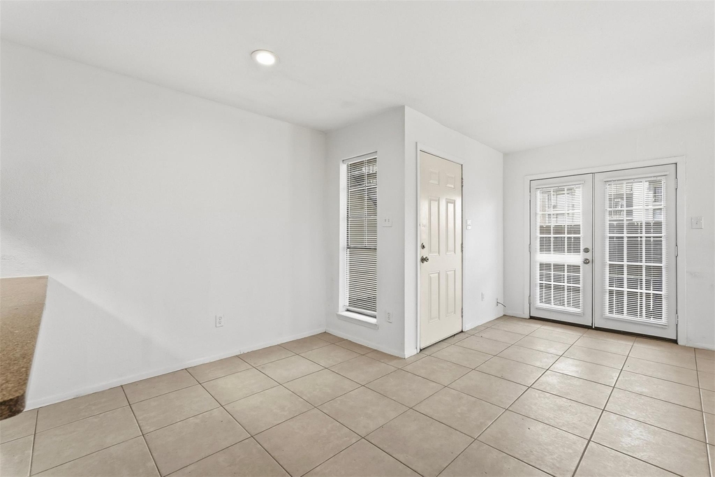 10501 South Drive - Photo 9