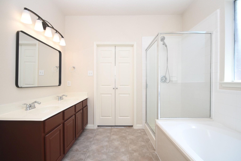 13111 Rippling Creek Lane - Photo 18