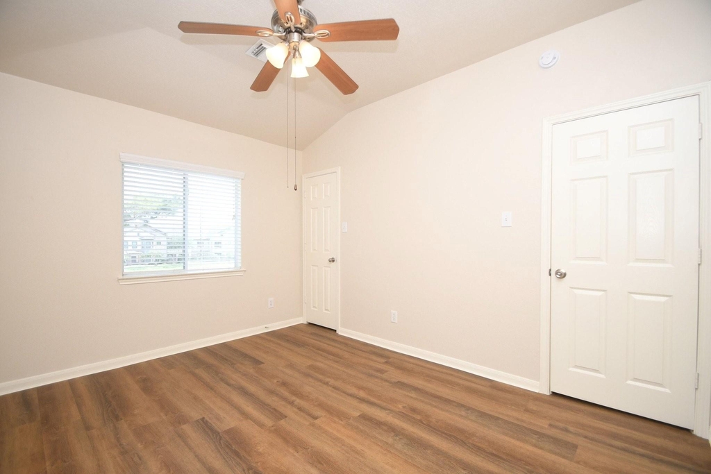 13111 Rippling Creek Lane - Photo 13