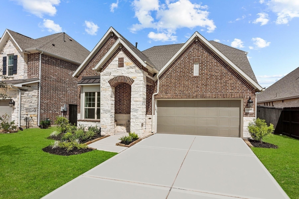 210 Ginger Street - Photo 1