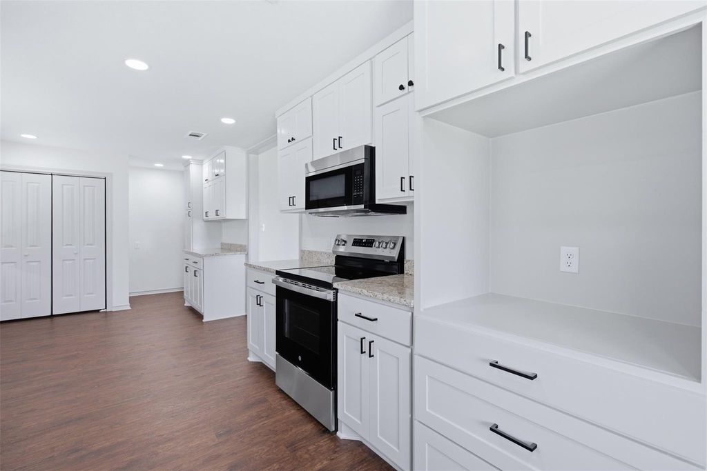 32242 Sky Lakes Drive - Photo 11