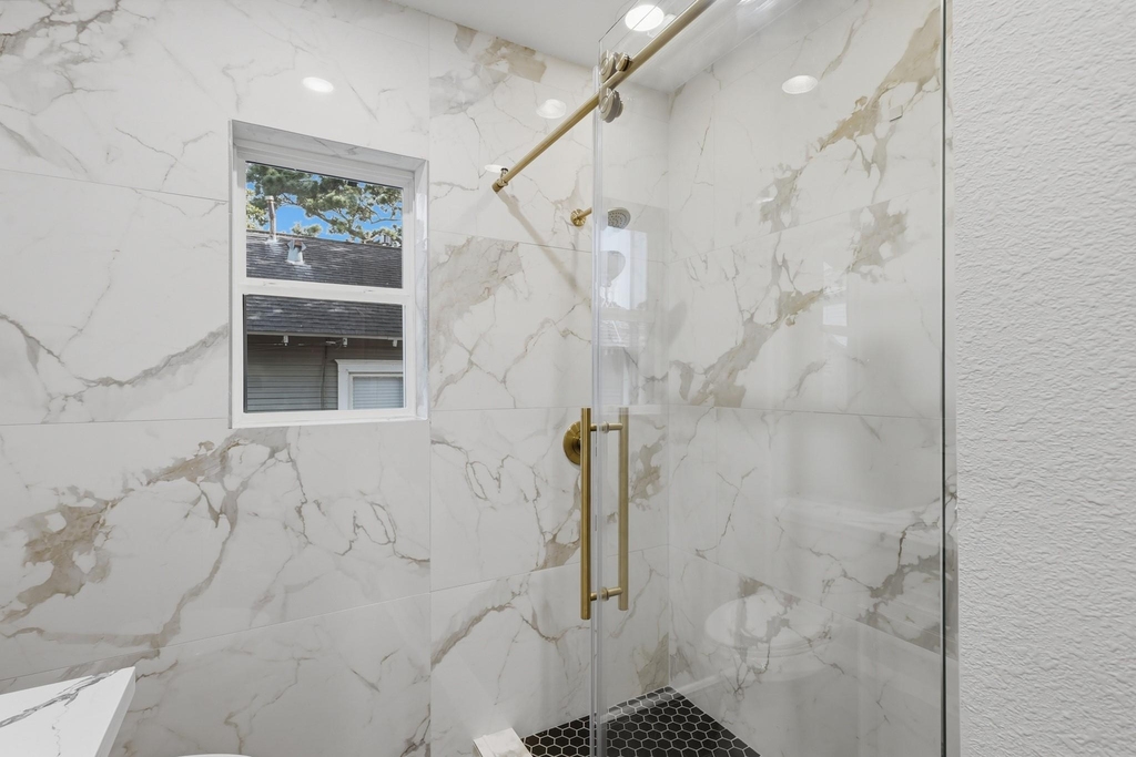 105 Opal Court - Photo 10