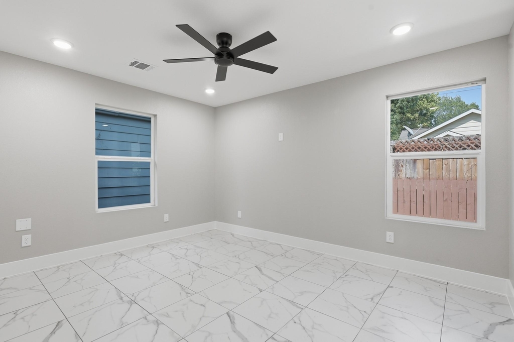 105 Opal Court - Photo 12