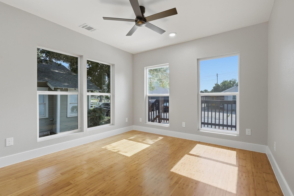 105 Opal Court - Photo 7