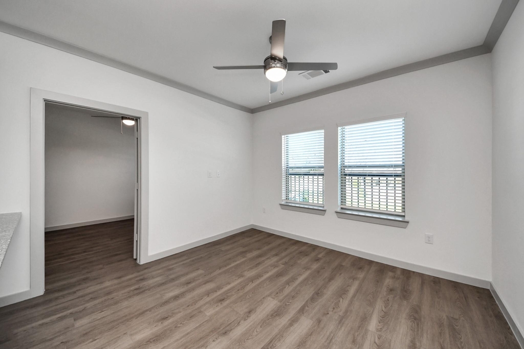 1938 Knoll Street - Photo 12