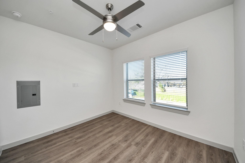 1938 Knoll Street - Photo 20
