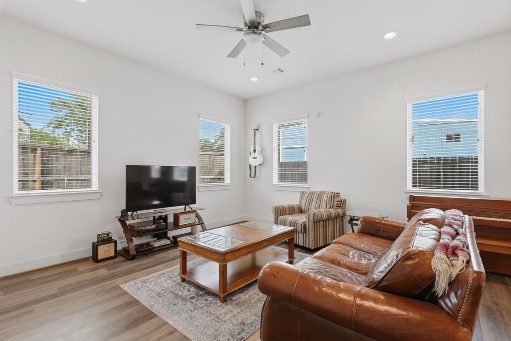 5264 Texas Street - Photo 6