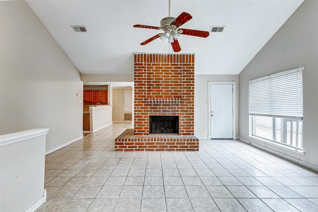 2010 Hickory Glen Drive - Photo 6