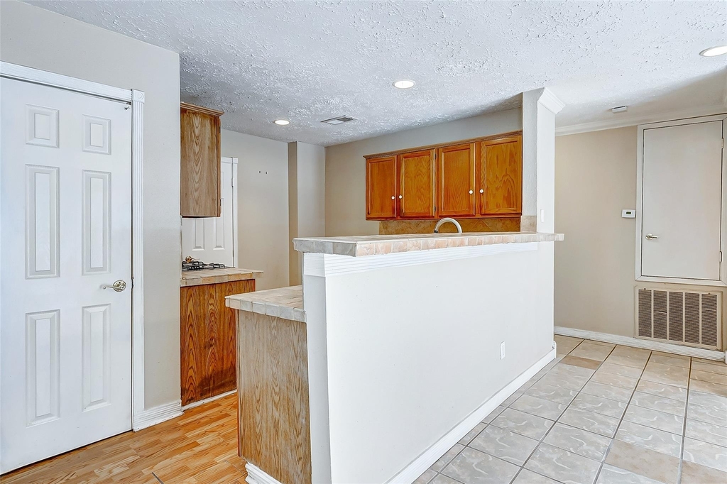 2010 Hickory Glen Drive - Photo 8