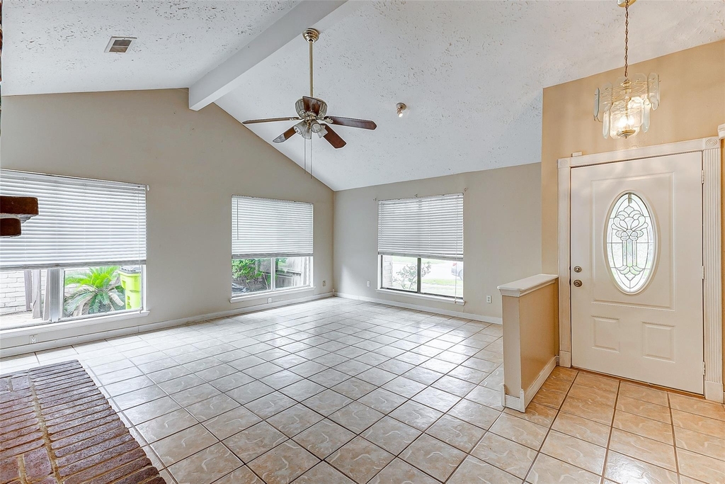 2010 Hickory Glen Drive - Photo 4