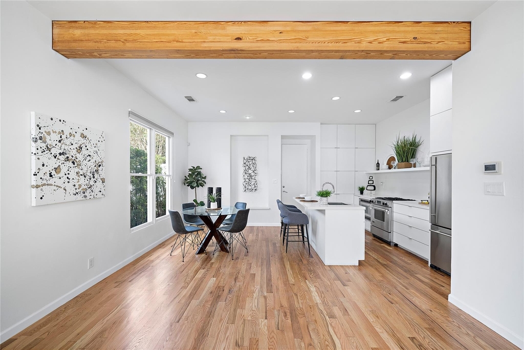 2437 North Boulevard - Photo 3