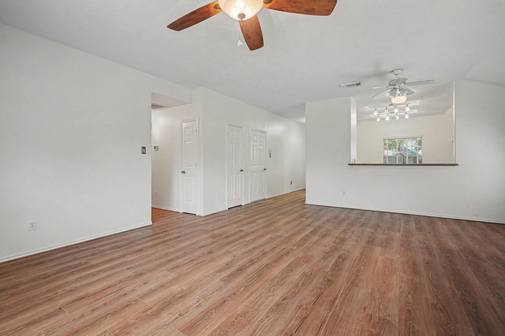 15403 Court Green Trail - Photo 4