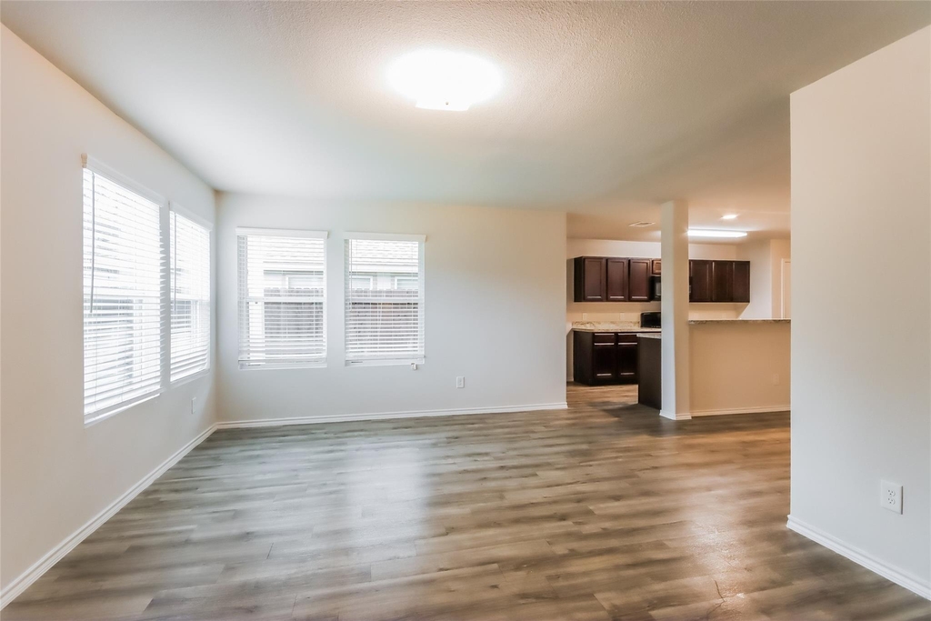 17311 Desmond Street - Photo 6