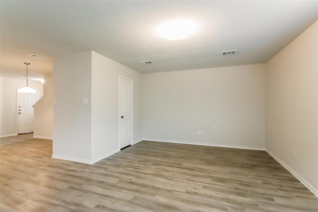 17311 Desmond Street - Photo 7