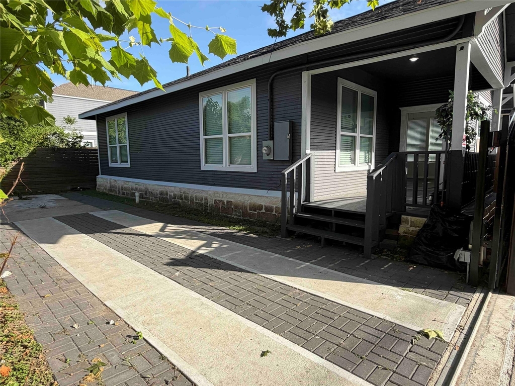 2404 Burkett Street - Photo 3
