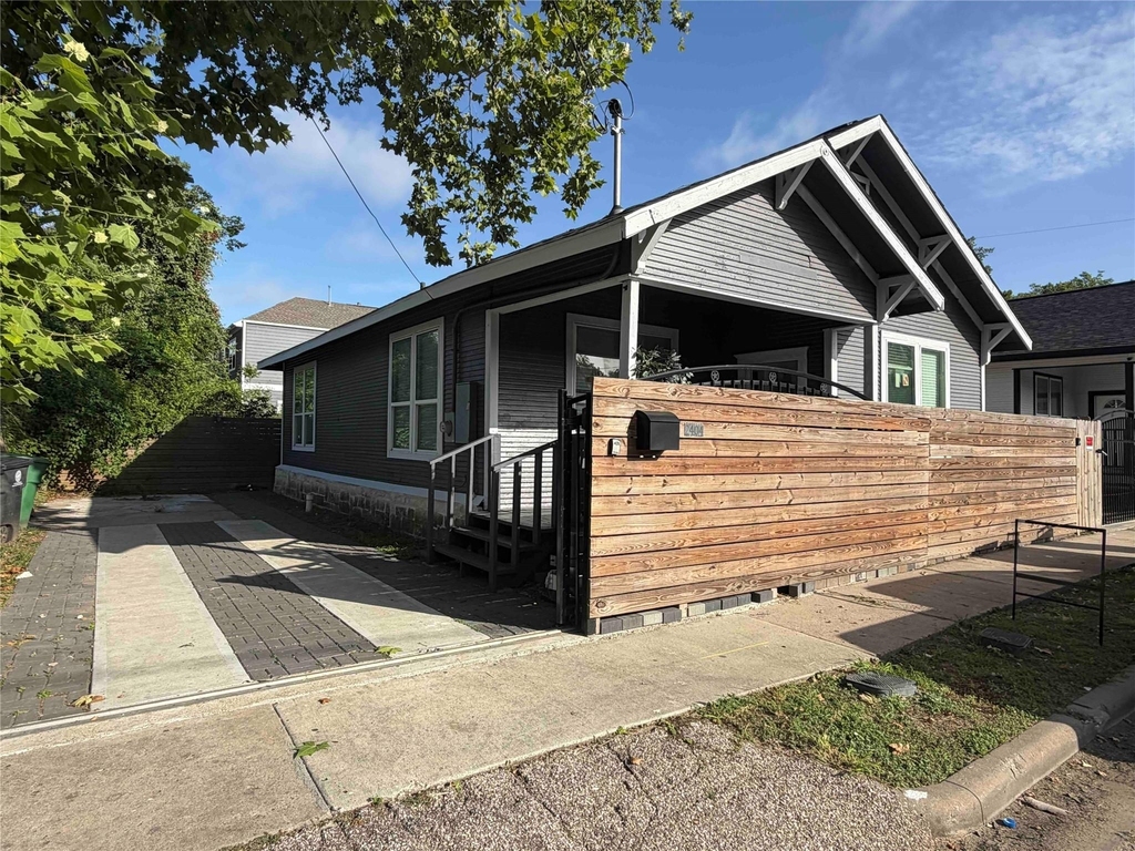 2404 Burkett Street - Photo 0