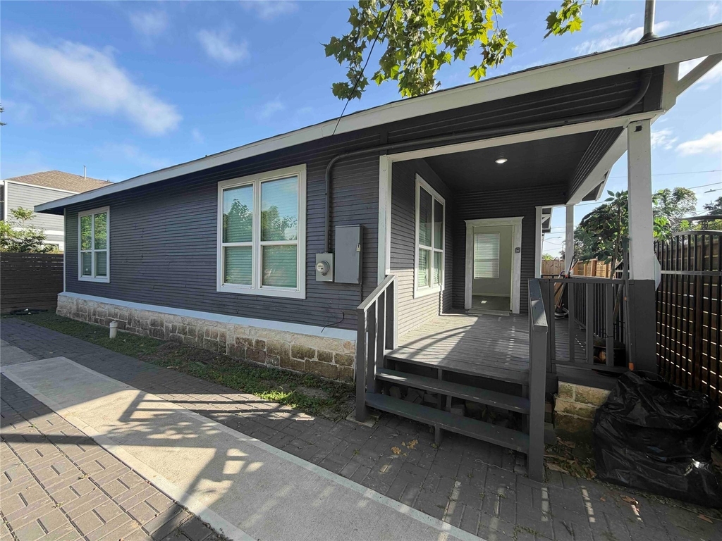 2404 Burkett Street - Photo 4