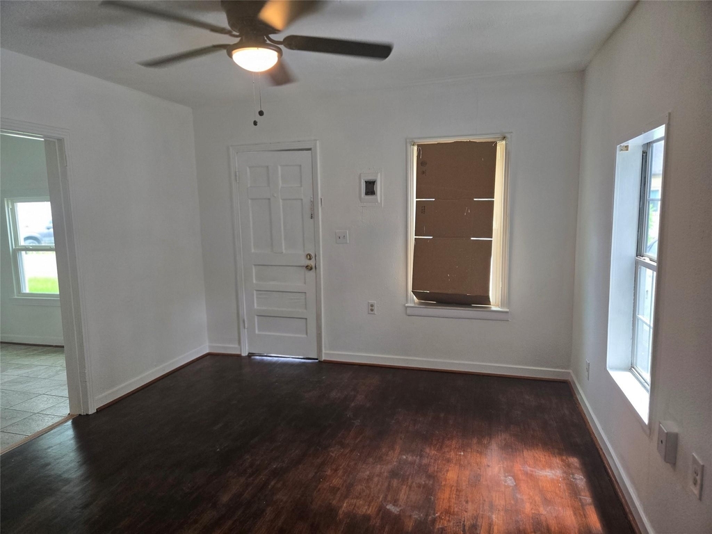 1303 9th Street - Photo 1
