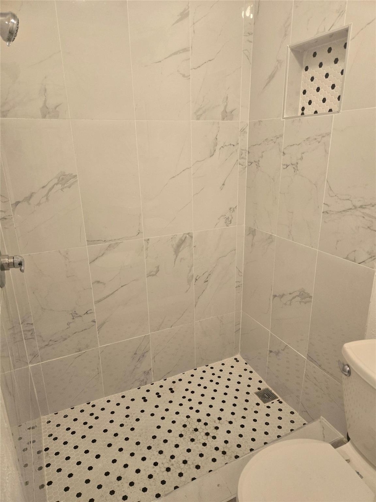 1303 9th Street - Photo 4