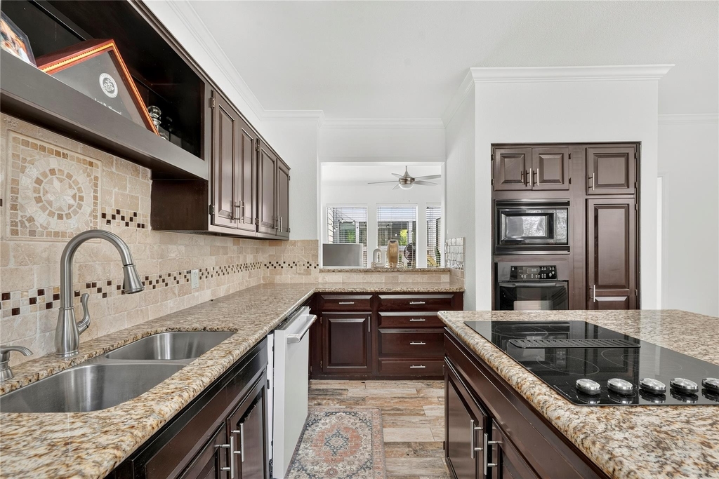 6311 Westcott Street - Photo 6