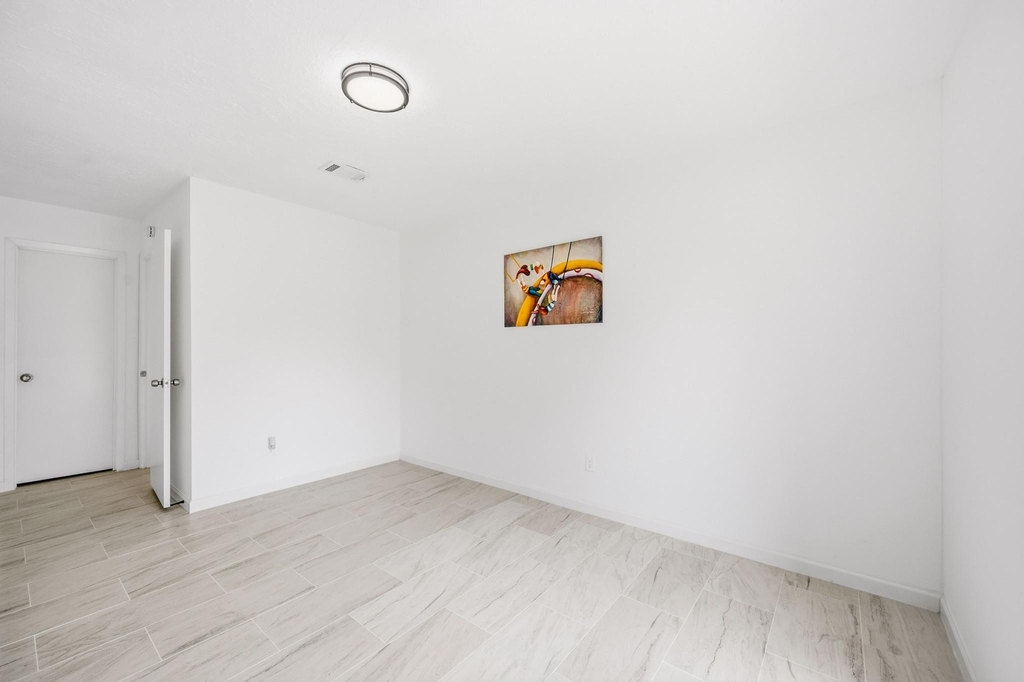 7310 Londres Drive - Photo 18