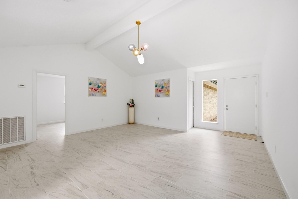 7310 Londres Drive - Photo 5