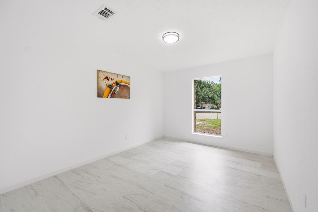 7310 Londres Drive - Photo 17