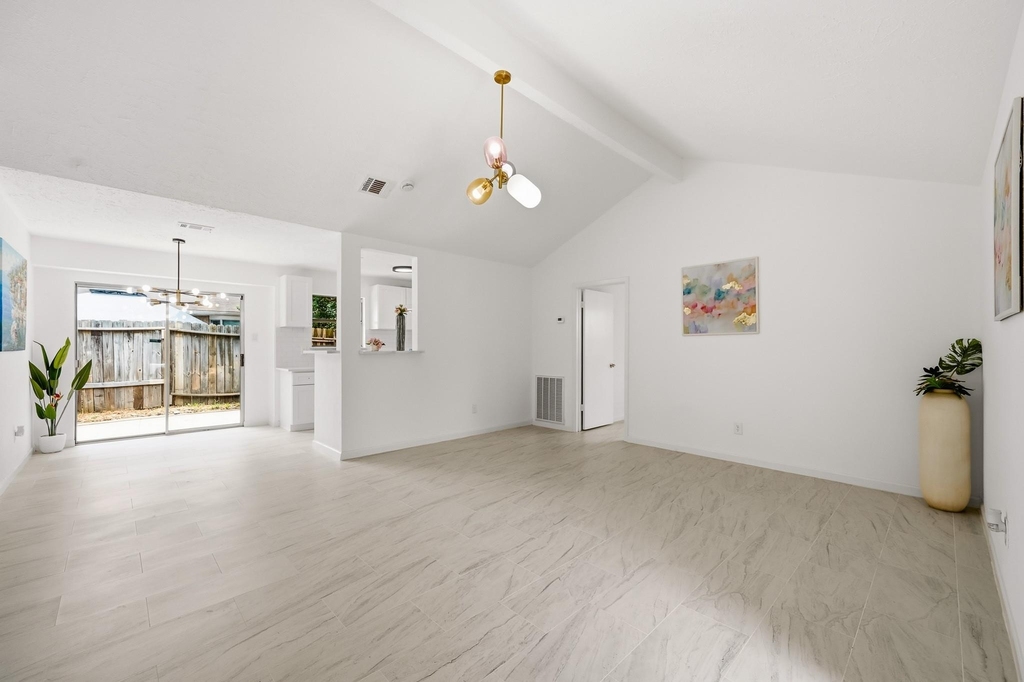 7310 Londres Drive - Photo 4