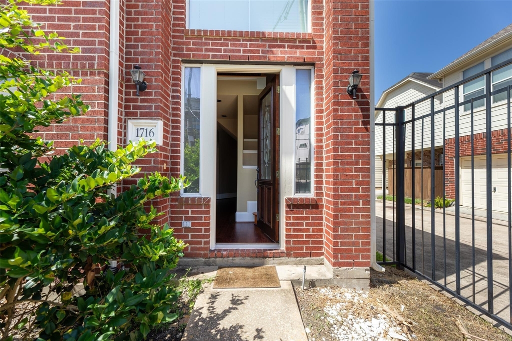 1716 Aden Drive - Photo 2