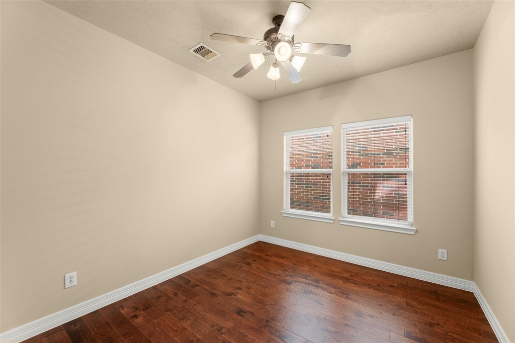 1716 Aden Drive - Photo 5