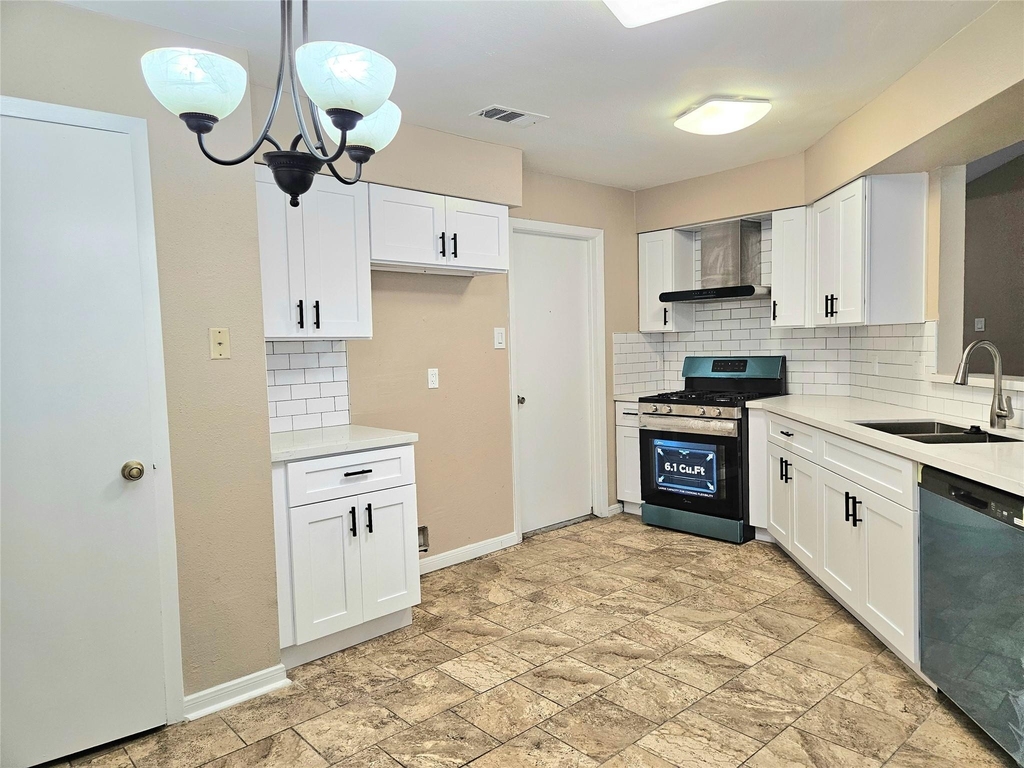 4231 Southchase Lane - Photo 7