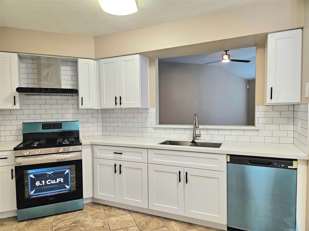 4231 Southchase Lane - Photo 6