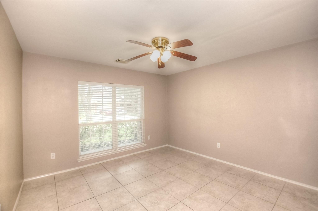 4711 Buescher Court - Photo 7