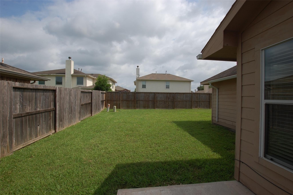 4711 Buescher Court - Photo 15