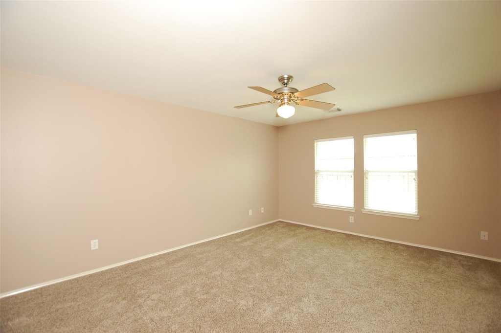 4711 Buescher Court - Photo 8