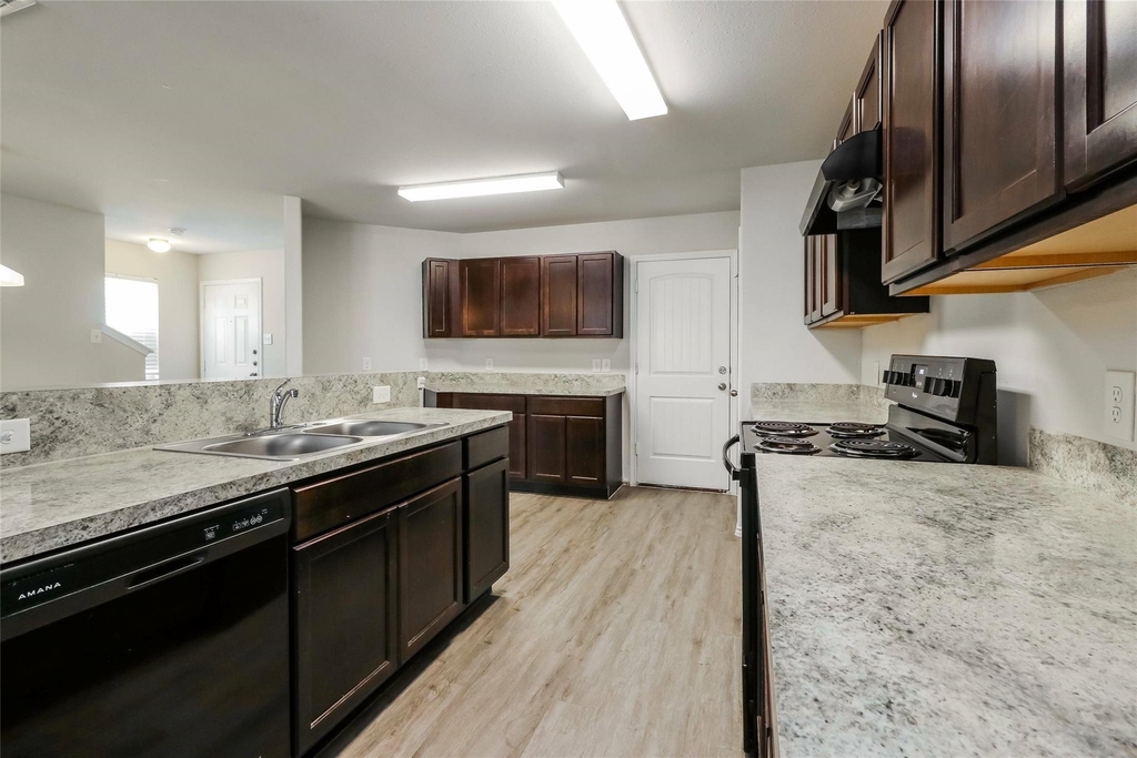 436 Upper Creek Drive - Photo 2