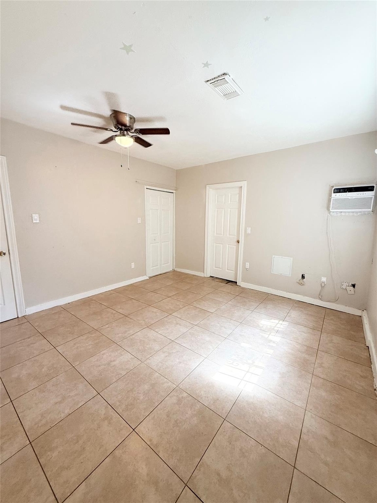 6109 Saxon Drive - Photo 7
